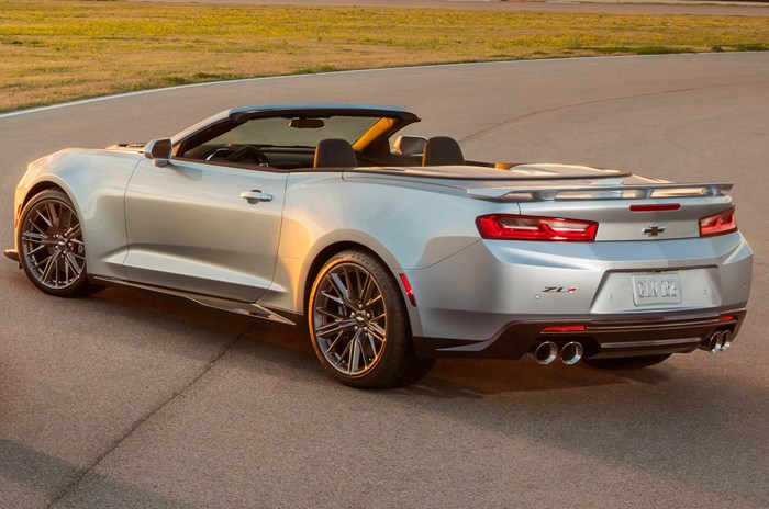 2017 chevrolet camaro zl1 convertible is a hit at new york auto show