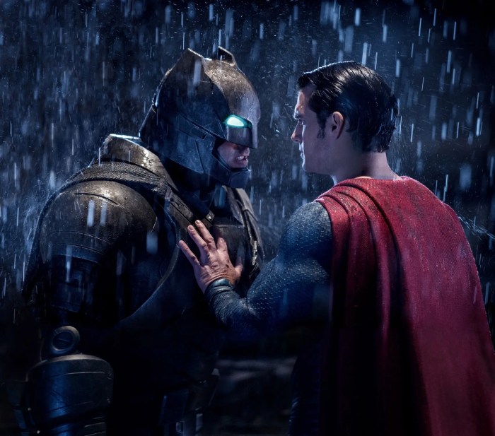 Batman v superman breaks box office records